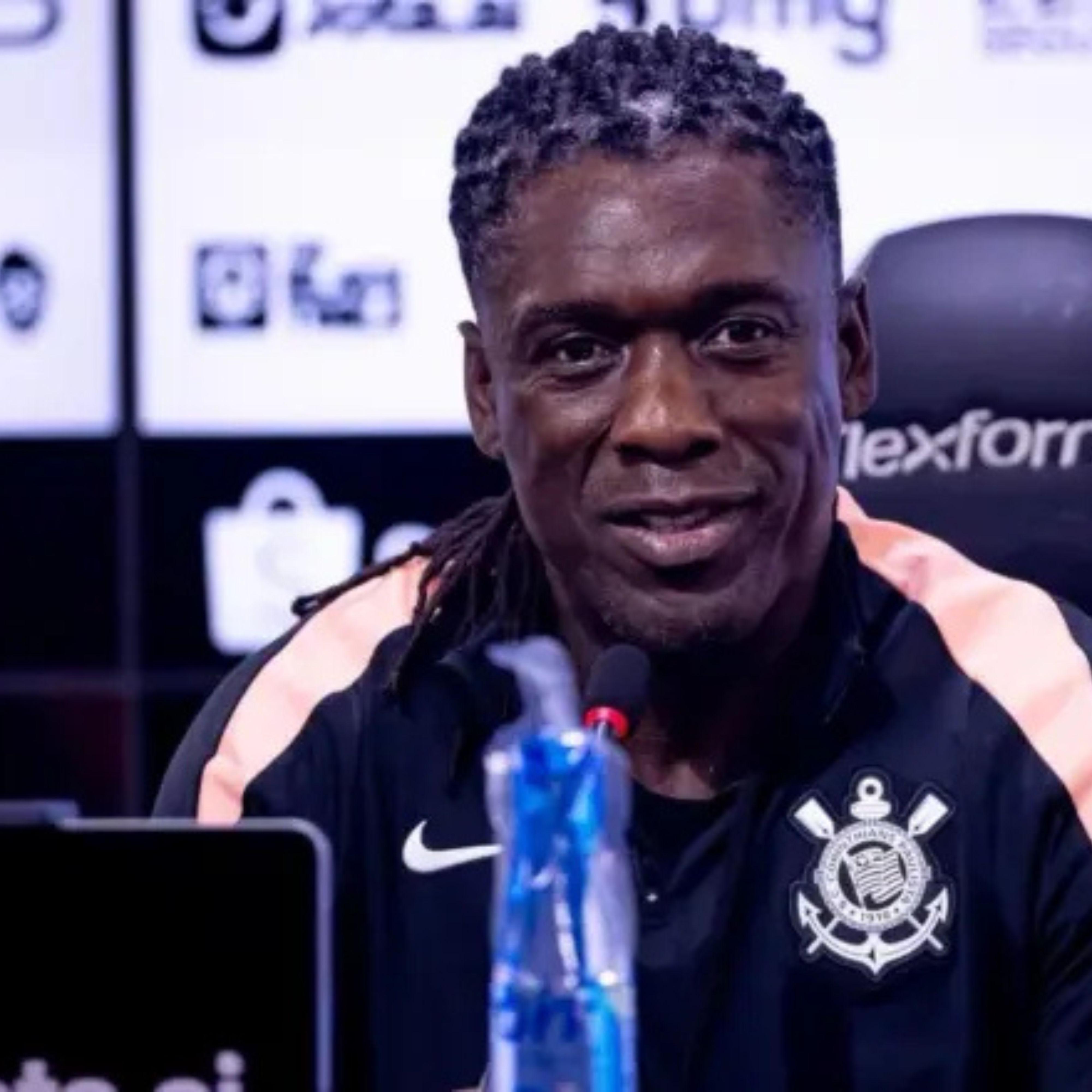 Seedorf minimiza pouca experiência como treinador e diz que Corinthians é 'leão ferido'