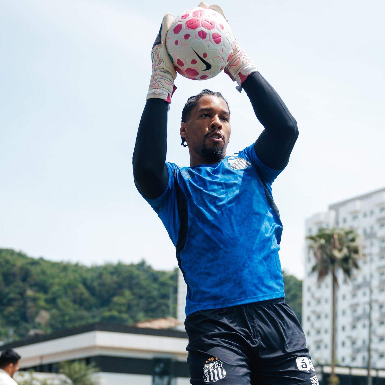Diógenes assumiu o gol do Santos após Gabriel Brazão passar por uma cirurgia no ombro esquerdo