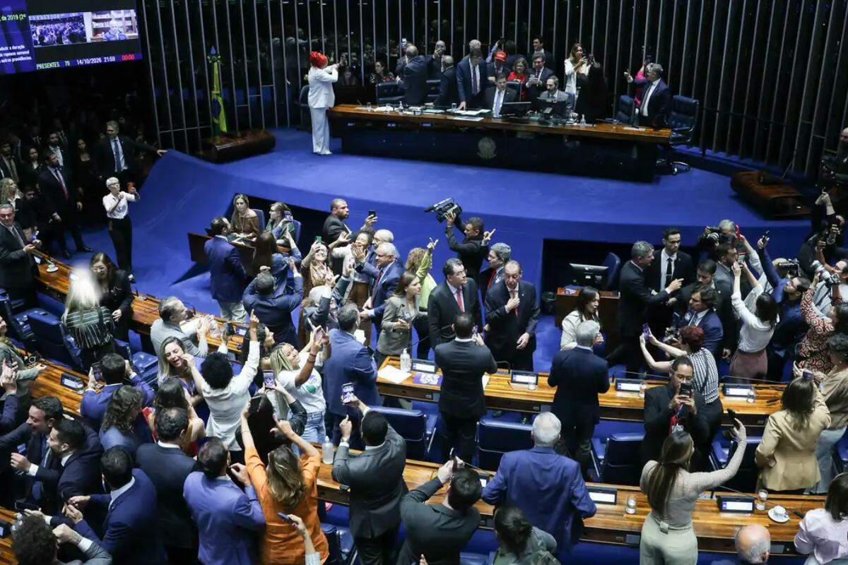 Imprensa destacou que a votação saiu antes do 2° turno das eleições