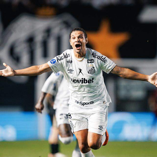 O volante Willian Arão sofreu a lesão no último domingo, no jogo contra o Atlético-MG, pelo Brasileirão