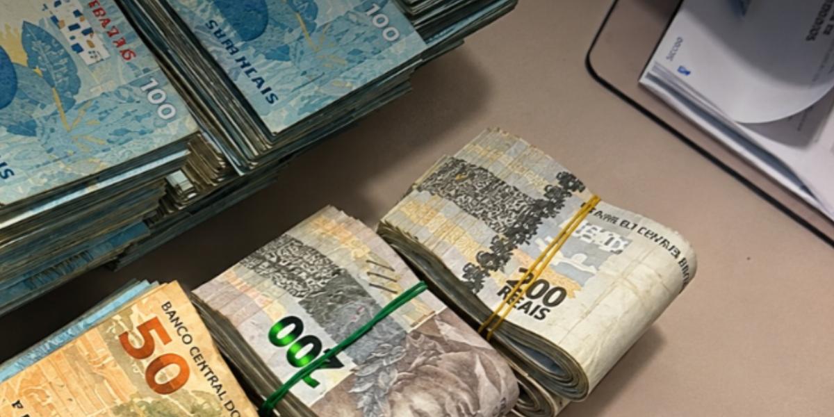 Ao todo, são cumpridos 14 mandados de prisão temporária e 15 de busca e apreensão na capital paulista, em São Caetano do Sul, Praia Grande, Palhoça (SC), Foz do Iguaçu e Pinhais (PR)