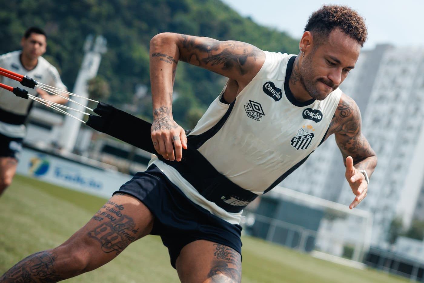Após desfalcar o time contra o Atlético-MG, Neymar volta ao Peixe no domingo contra o Fluminense, no Maracanã