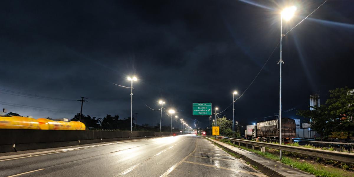 Iluminação completa foi instalada na Rodovia SPA-248, em Guarujá