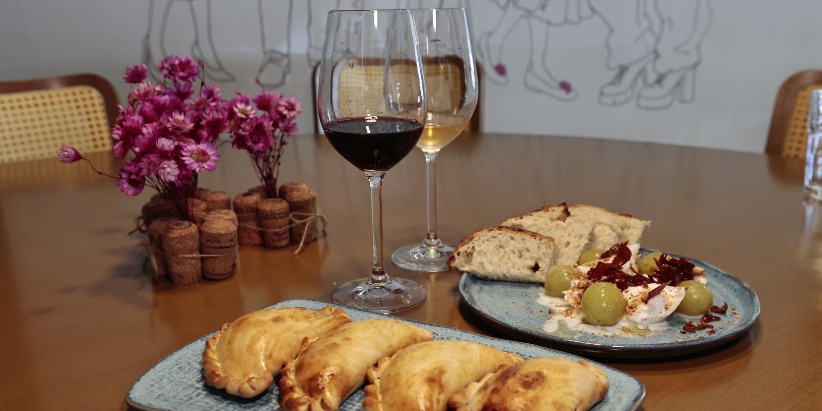 Empanadas com receita da avó argentina e burrata premiada harmonizam com vinhos