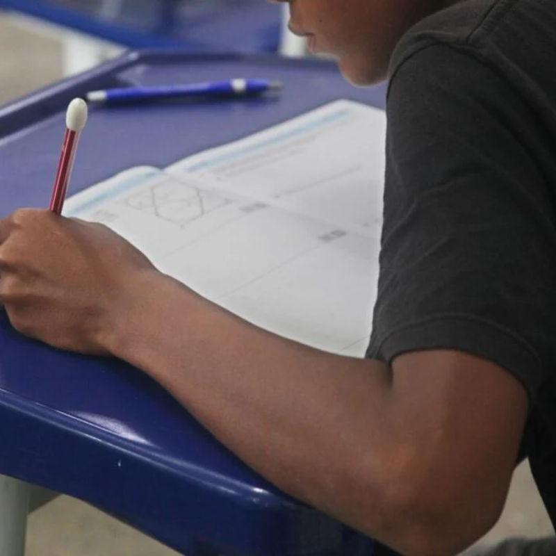 Alunos e professores participam hoje de Olimpíada de Matemática