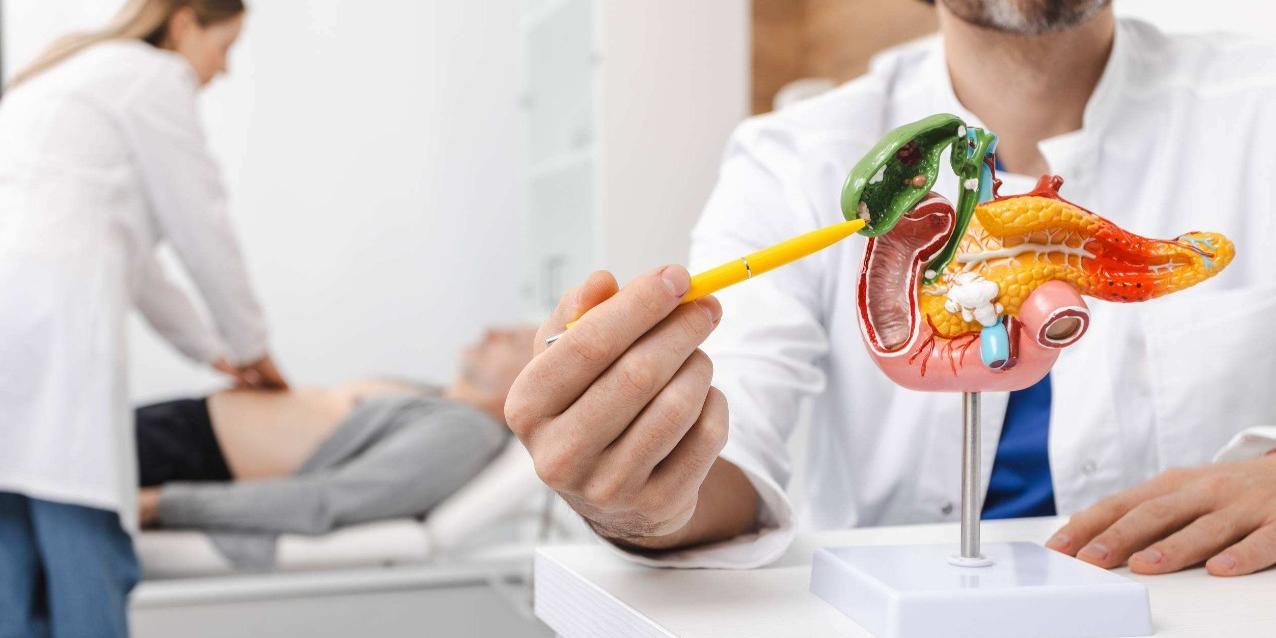 Conheça os sintomas e as causas de um dos mais recorrentes males digestivos