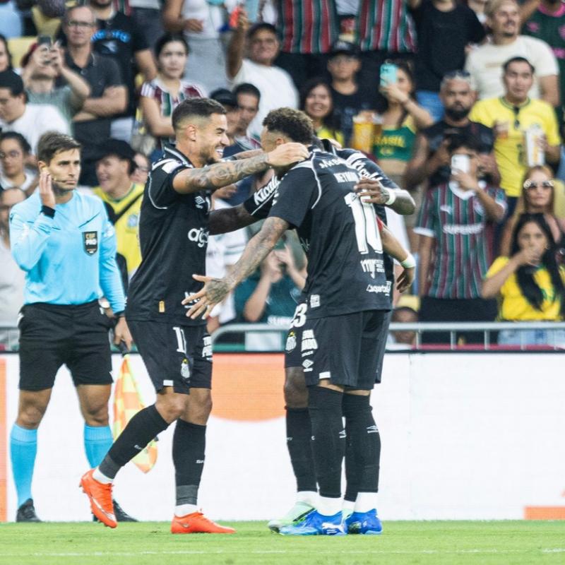 Neymar e Coutinho estavam juntos entre os titulares pela primeira vez com a camisa do Santos