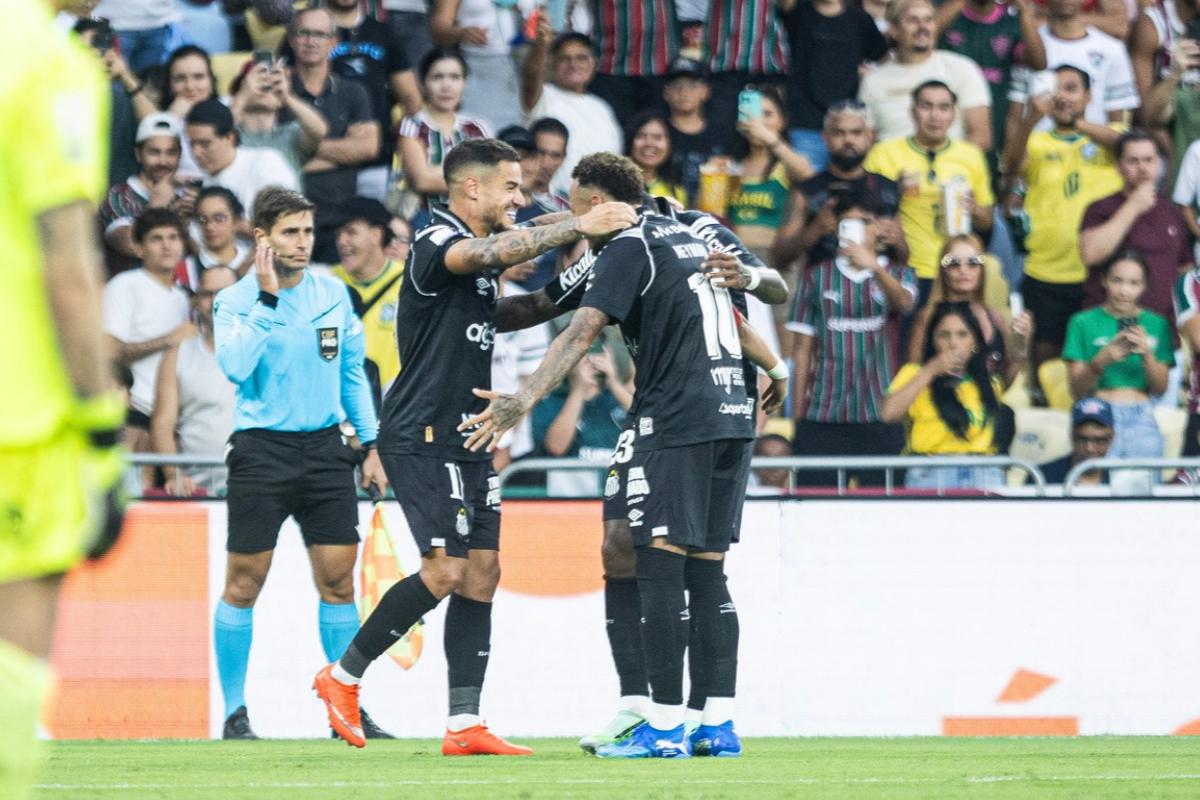 Neymar e Coutinho estavam juntos entre os titulares pela primeira vez com a camisa do Santos