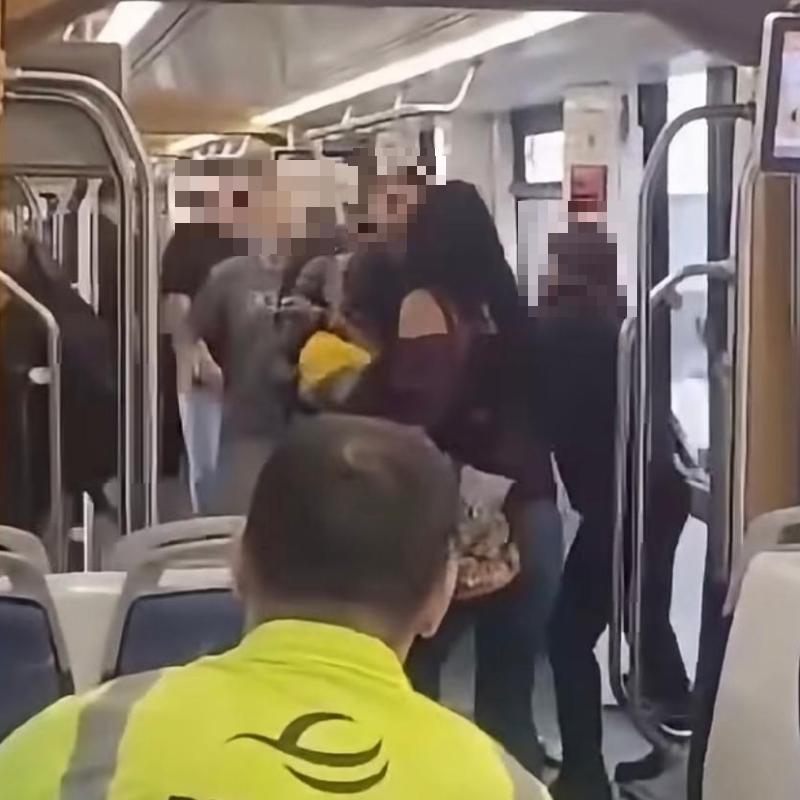 A confusão aconteceu dentro do VLT no Centro de Santos