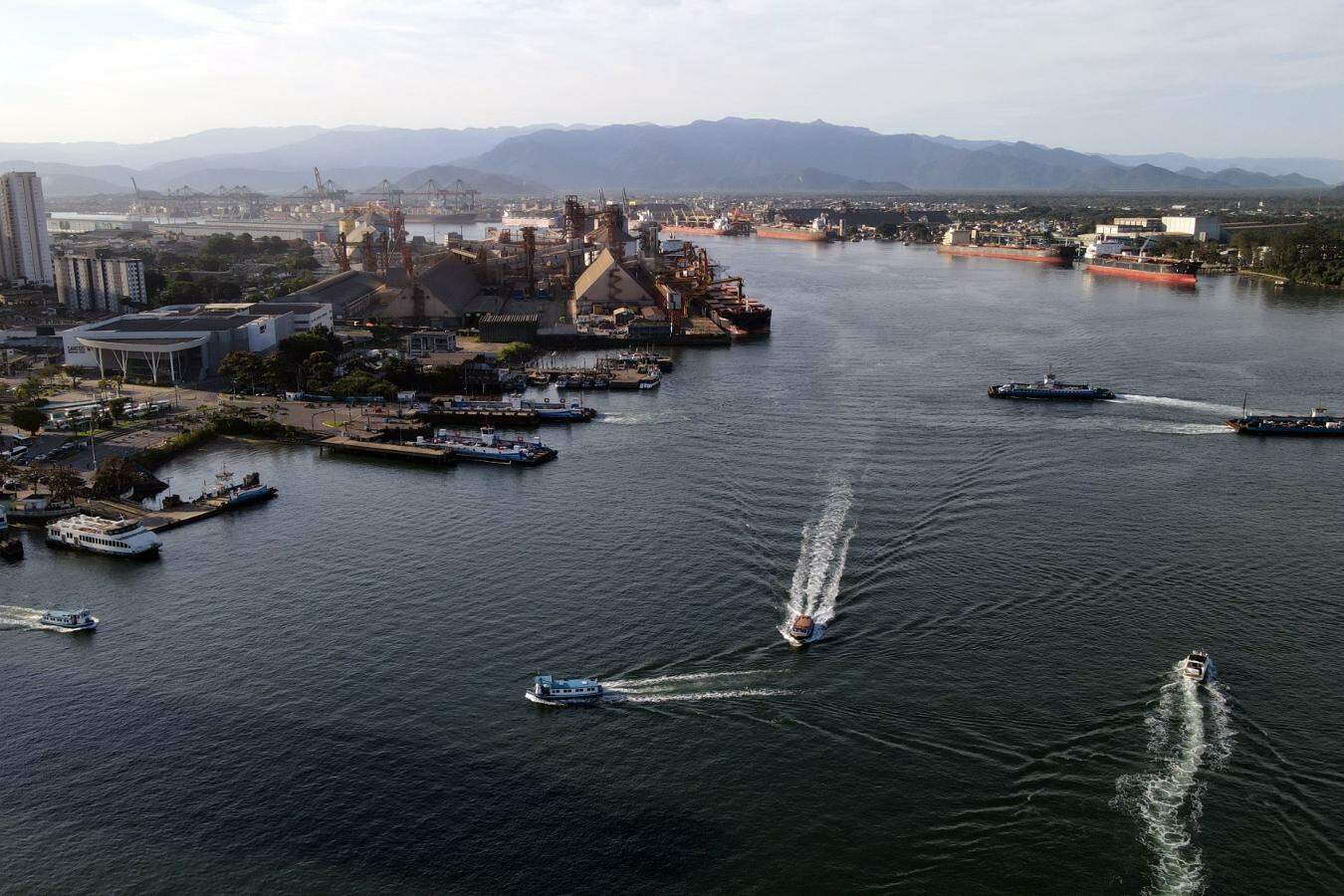 Na parte prática do curso, estudantes devem fazer visitas ao canal do Porto e à Usina Hidrelétrica de Itatinga, em Bertioga, entre outros locais