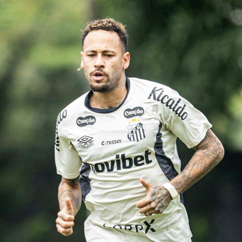 Neymar tem contrato com o Santos válido até o fim de 2026