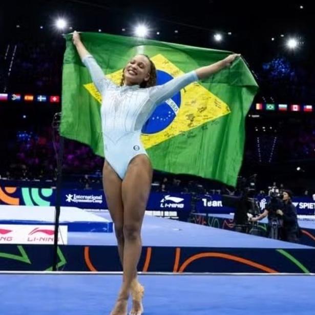 Brasileira também passou a somar dez medalhas em Campeonatos Mundiais