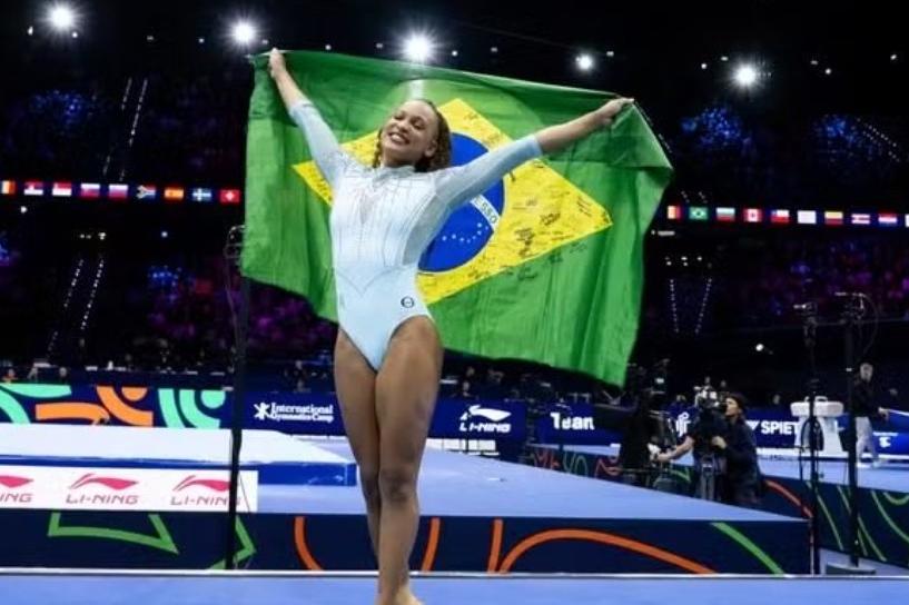 Brasileira também passou a somar dez medalhas em Campeonatos Mundiais