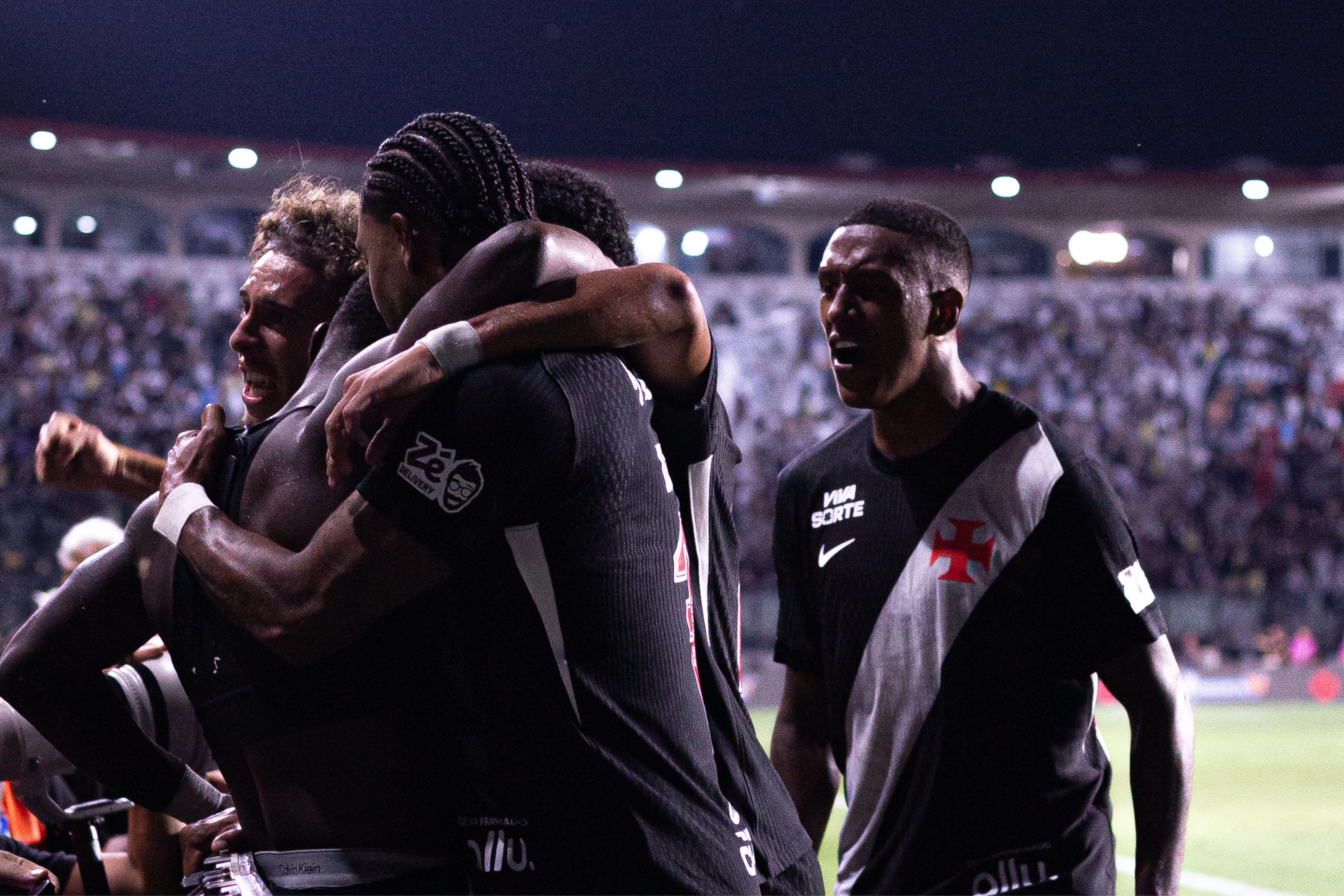 Seedorf se guia pelo medo e leva Corinthians à zona de rebaixamento com derrota para o Vasco