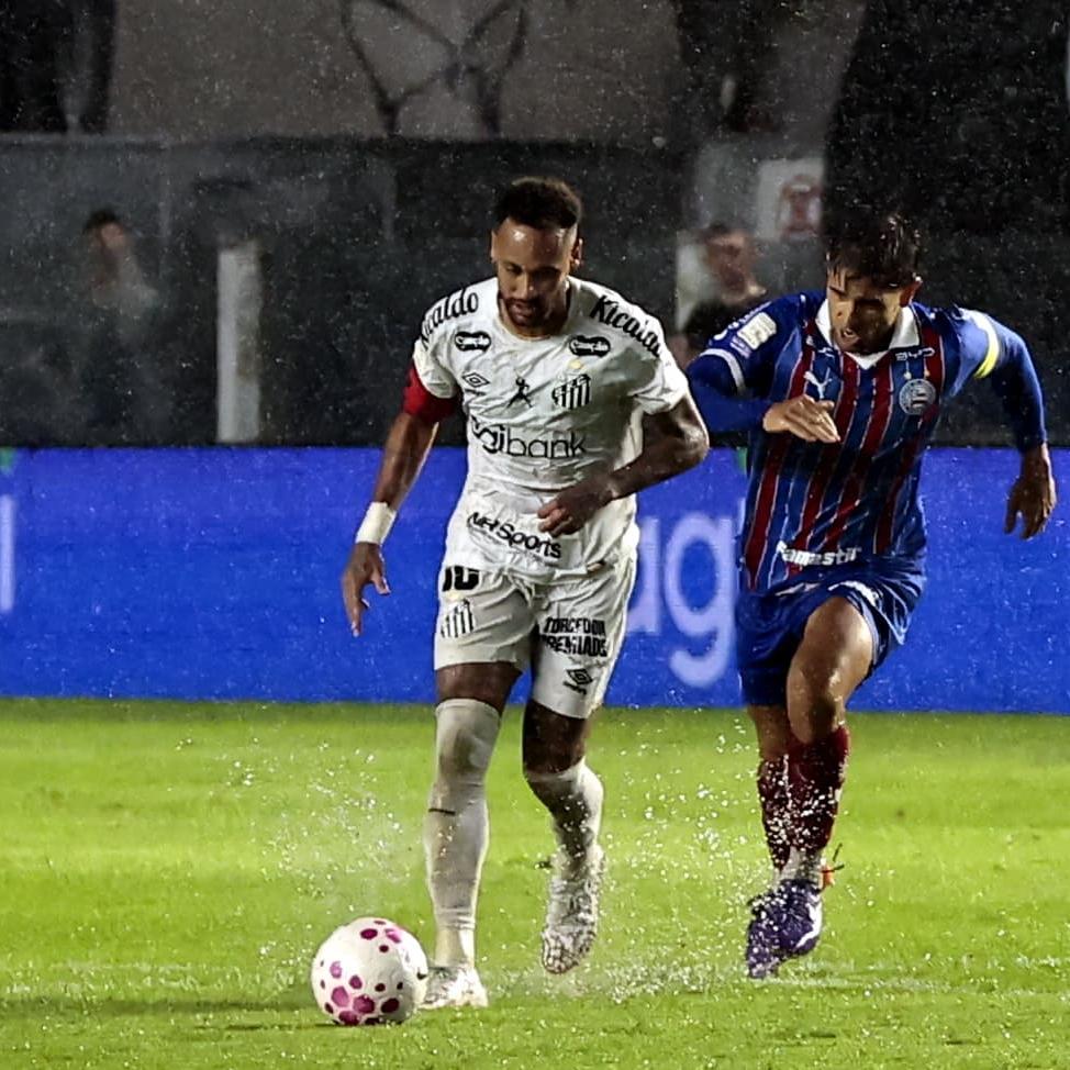 Neymar foi o vilão da partida, ao ser expulso após atitude que gerou a aplicação da chamada lei Vini Júnior
