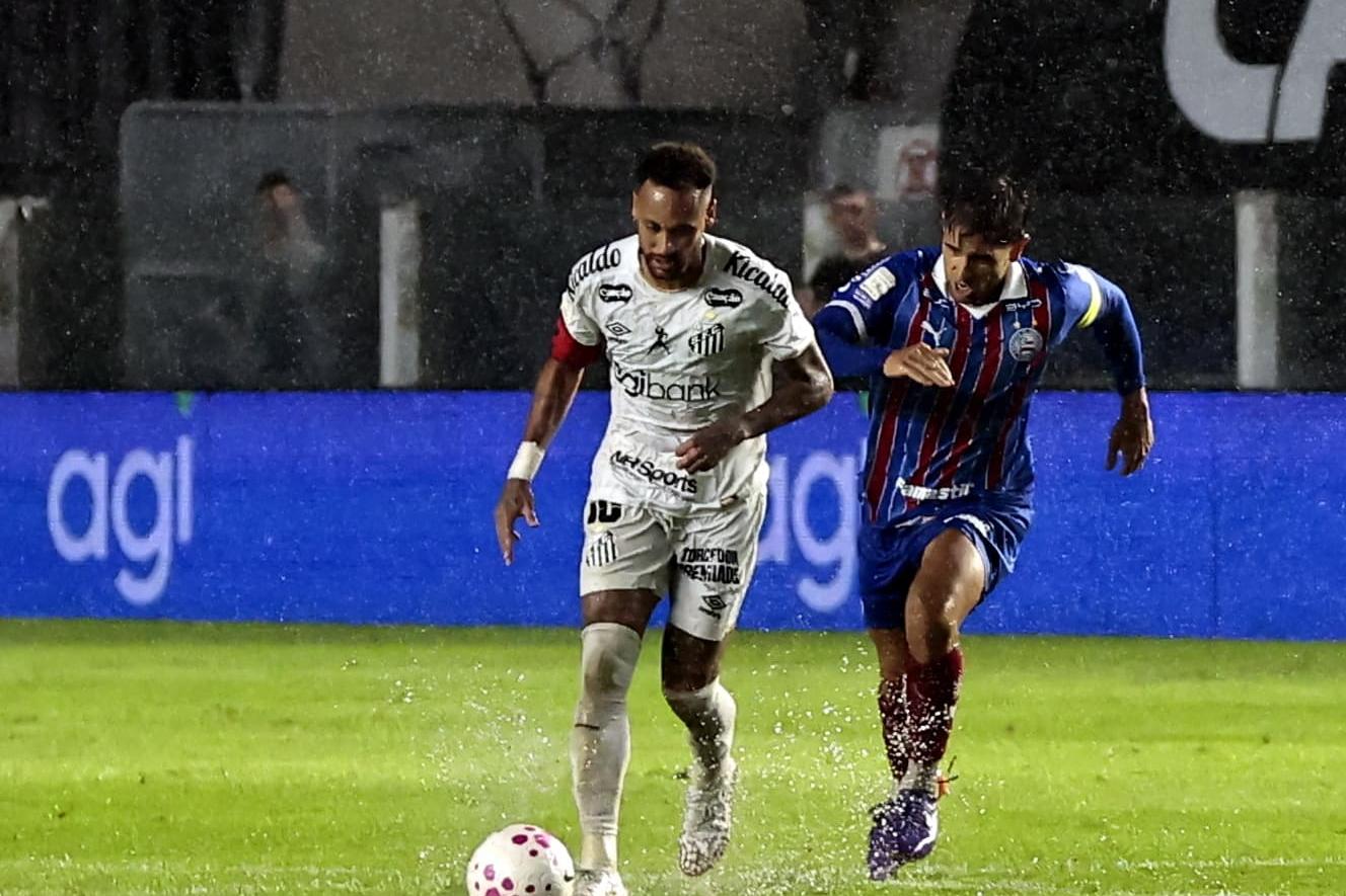 Neymar foi o vilão da partida, ao ser expulso após atitude que gerou a aplicação da chamada lei Vini Júnior