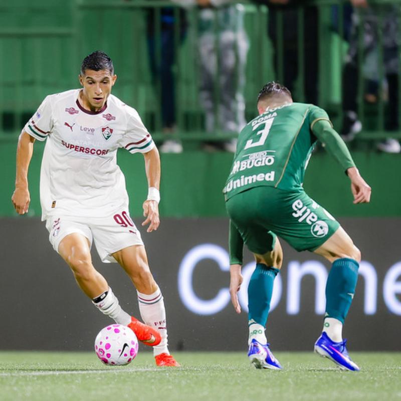 Fluminense é surpreendido pela Chapecoense e vê G-4 do Brasileirão se distanciar