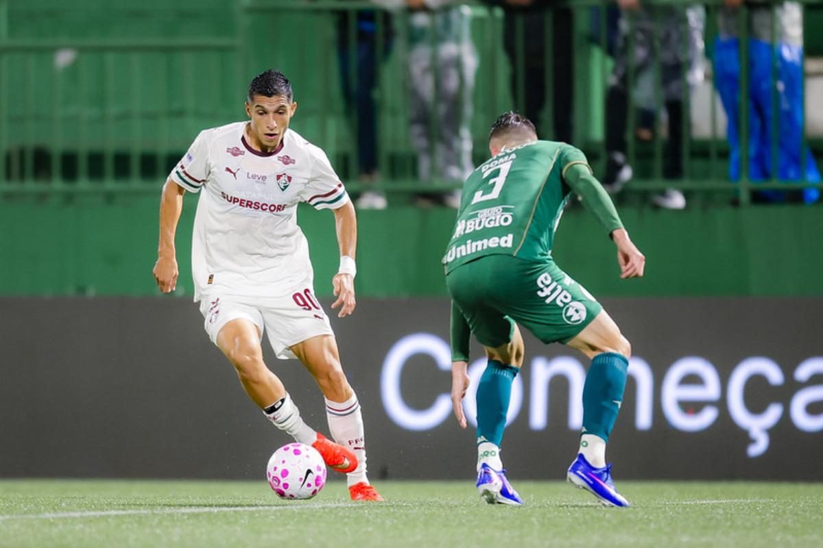 Fluminense é surpreendido pela Chapecoense e vê G-4 do Brasileirão se distanciar