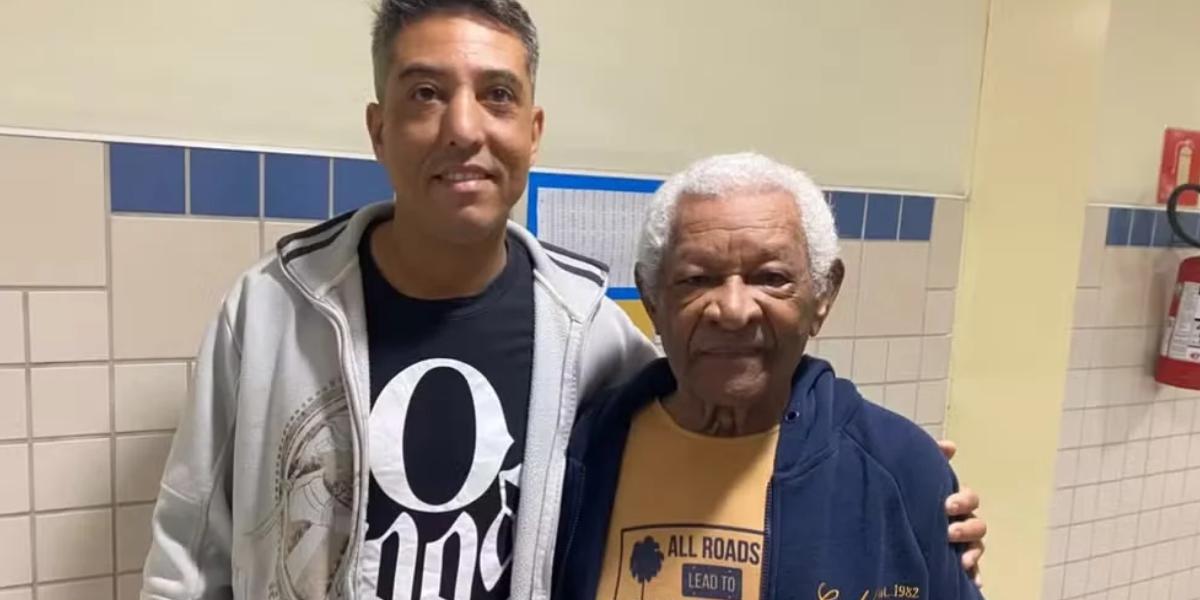 Alberto Rosendo, de 90 anos, votou pela primeira vez em urna eletrônica em Santos, neste domingo (25)