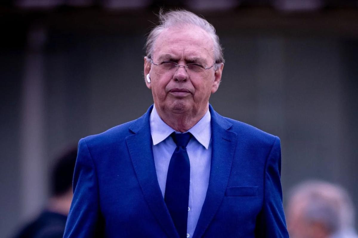 Stabile justifica salários atrasados no Corinthians e nega problemas com elenco