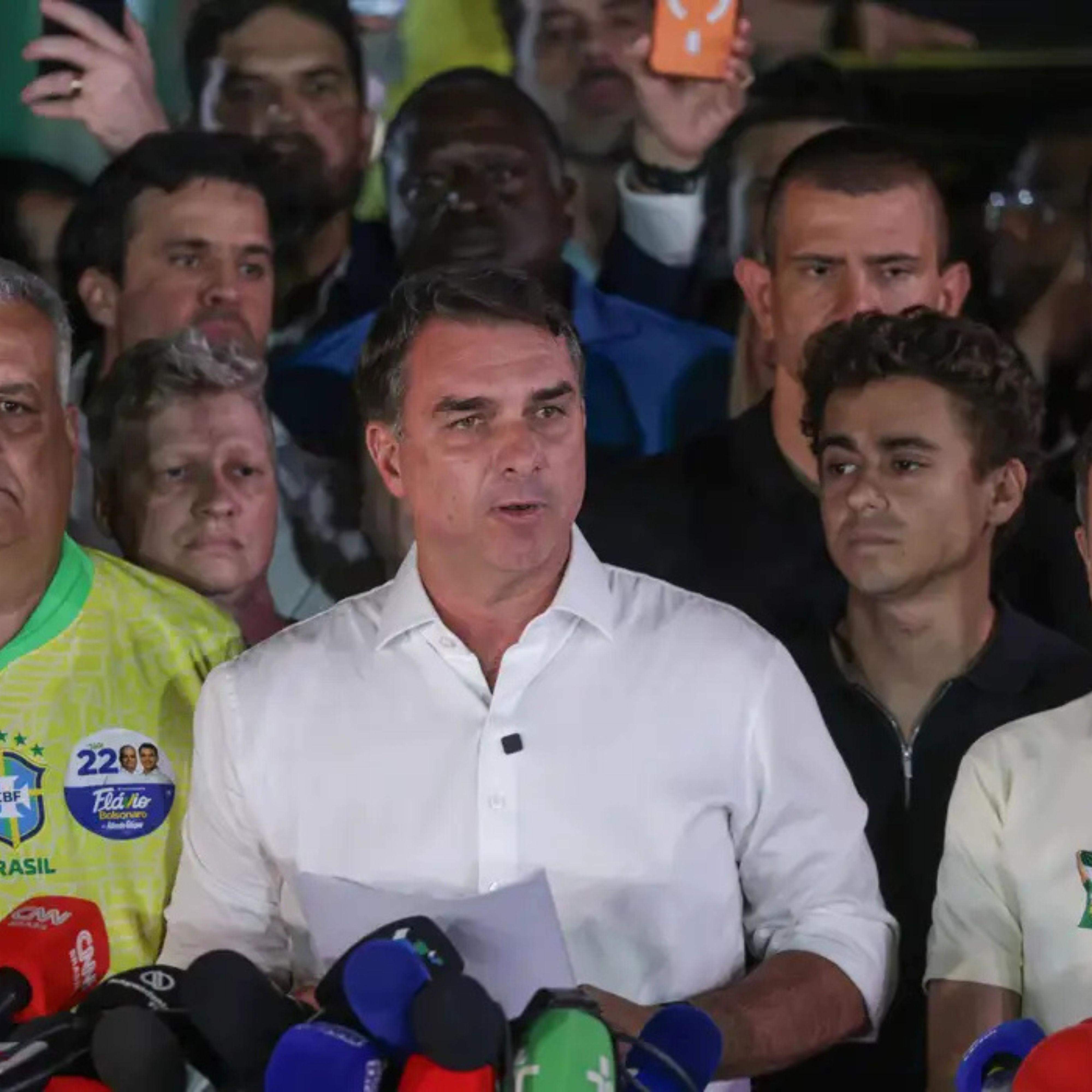Flávio Bolsonaro se nega a reconhecer derrota e diz que pedirá anulação da eleição