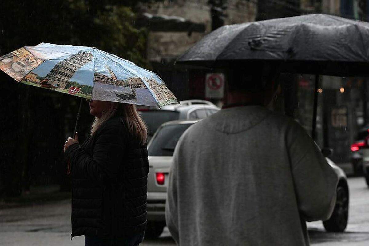 Semana promete ser chuvosa na Baixada Santista no fim de outubro
