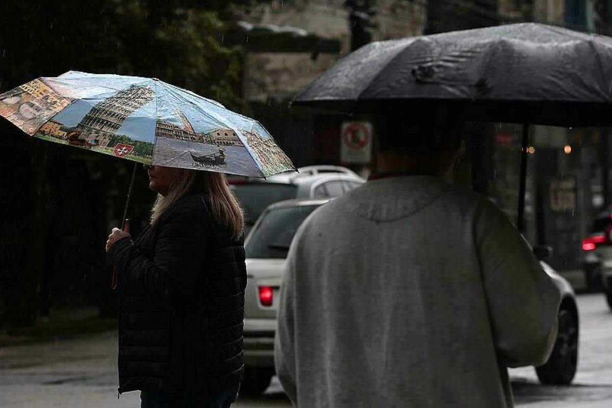 Semana promete ser chuvosa na Baixada Santista no fim de outubro