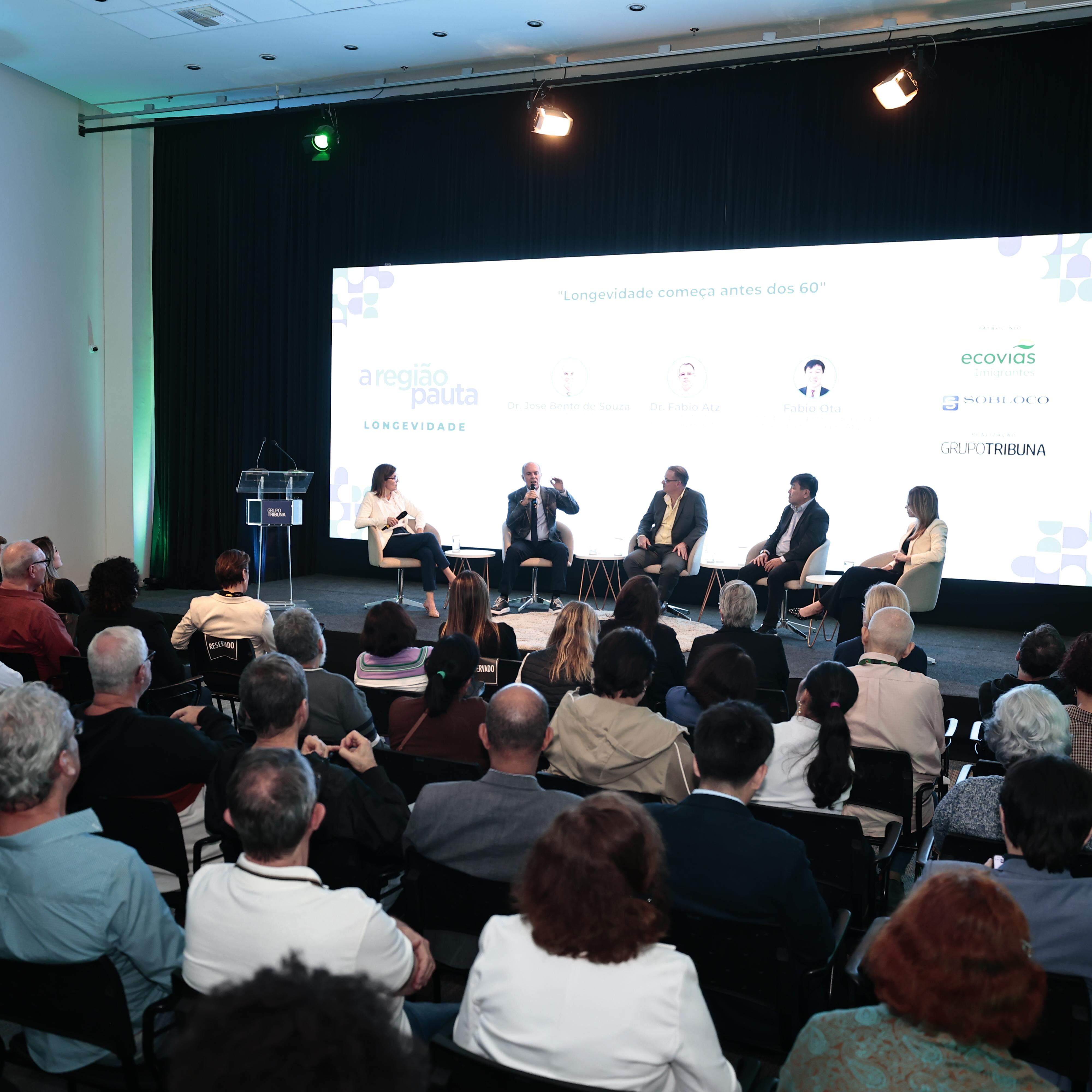 Com tema Longevidade, encontro, realizado no auditório do Grupo Tribuna, reuniu profissionais da saúde e representantes do Poder Público