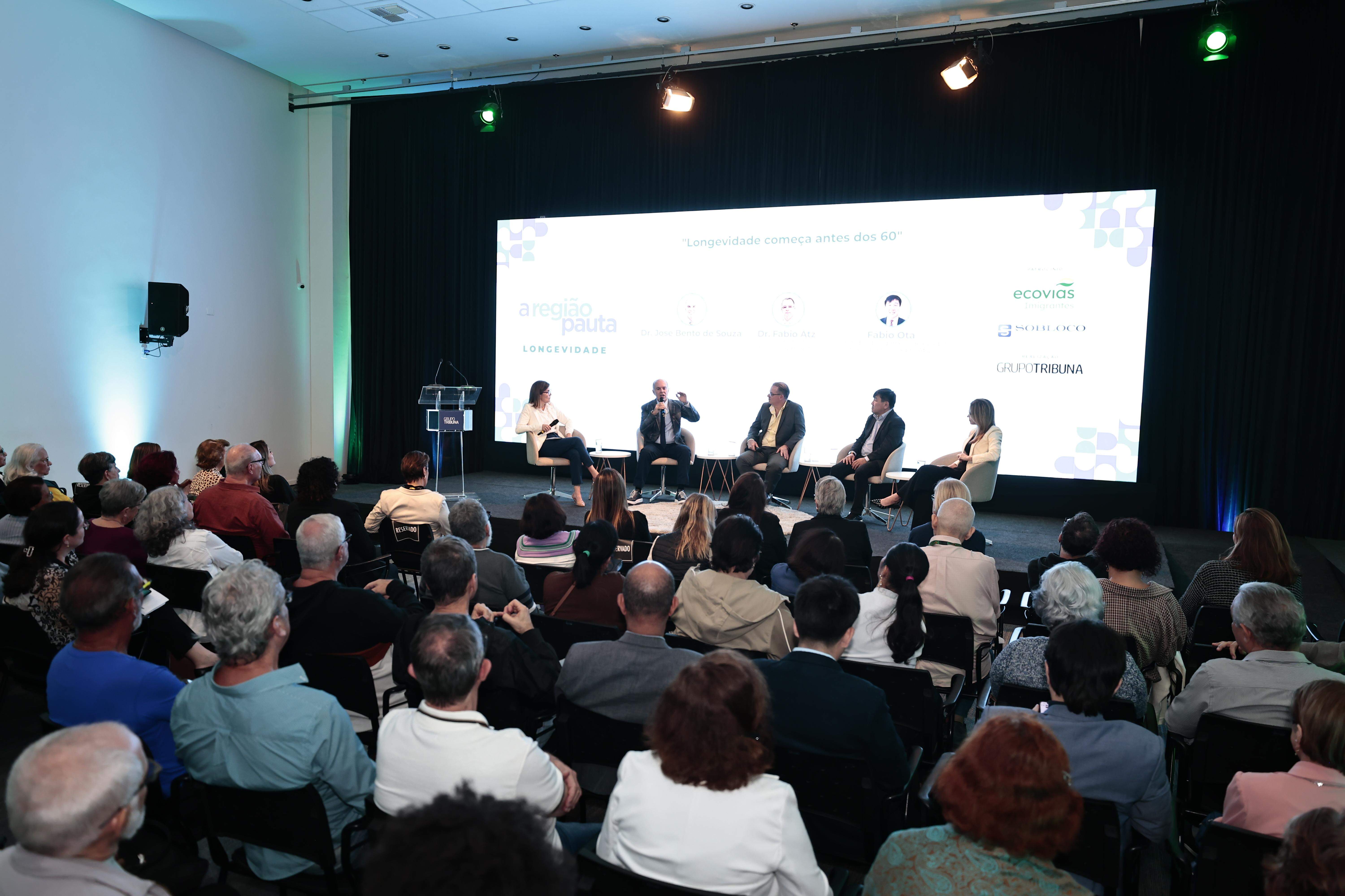 Com tema Longevidade, encontro, realizado no auditório do Grupo Tribuna, reuniu profissionais da saúde e representantes do Poder Público