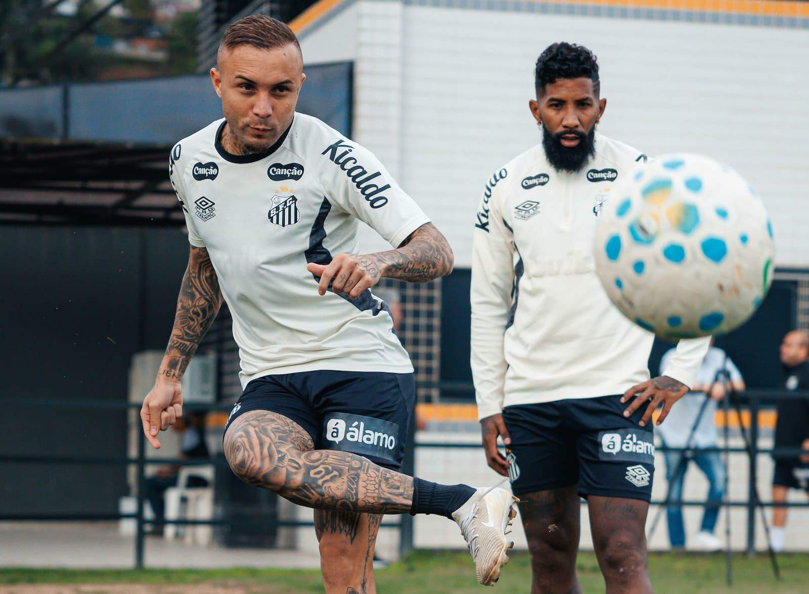 Everton Cebolinha e Rodinei durante o último treino do Peixe, nesta terça, no CT Rei Pelé
