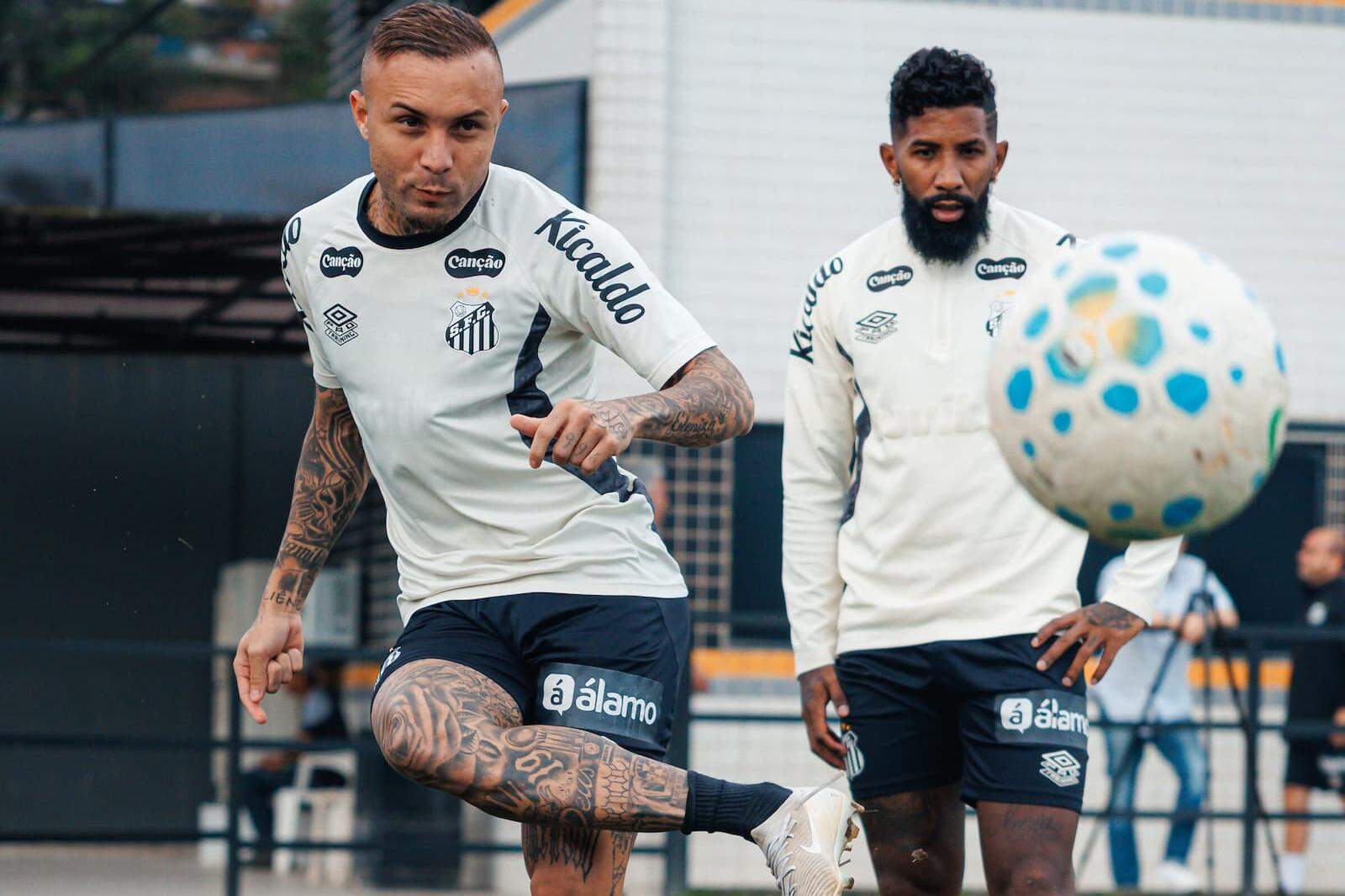 Everton Cebolinha e Rodinei durante o último treino do Peixe, nesta terça, no CT Rei Pelé