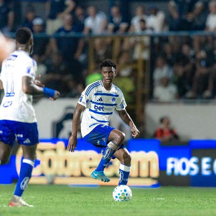 Zagueiro de São Vicente, que joga no Cruzeiro, foi bastante elogiado pelo técnico da Seleção Brasileira