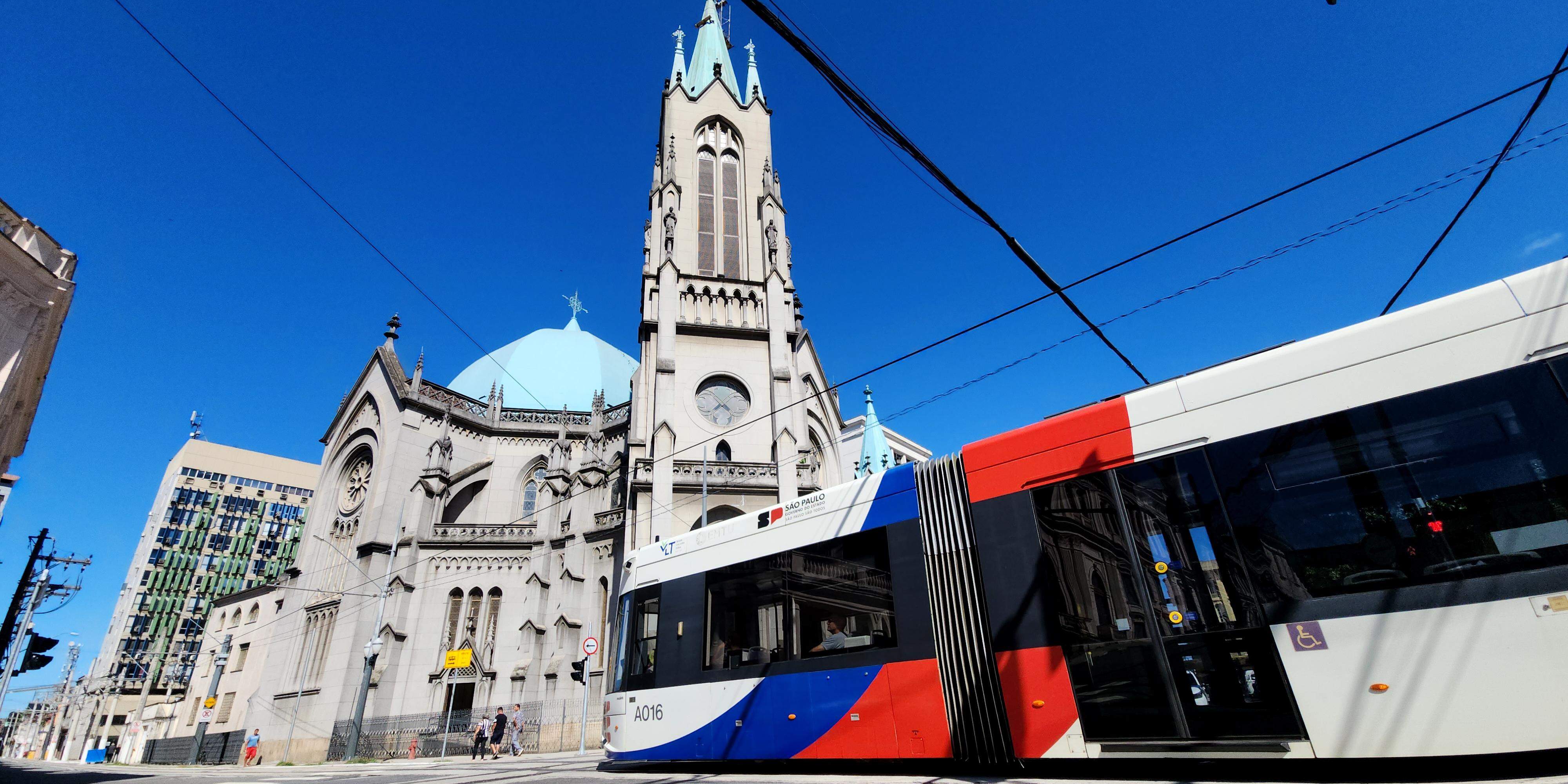 Integração entre ônibus, trens, metrôs, VLT (foto) e travessias hidroviárias será um dos temas debatidos