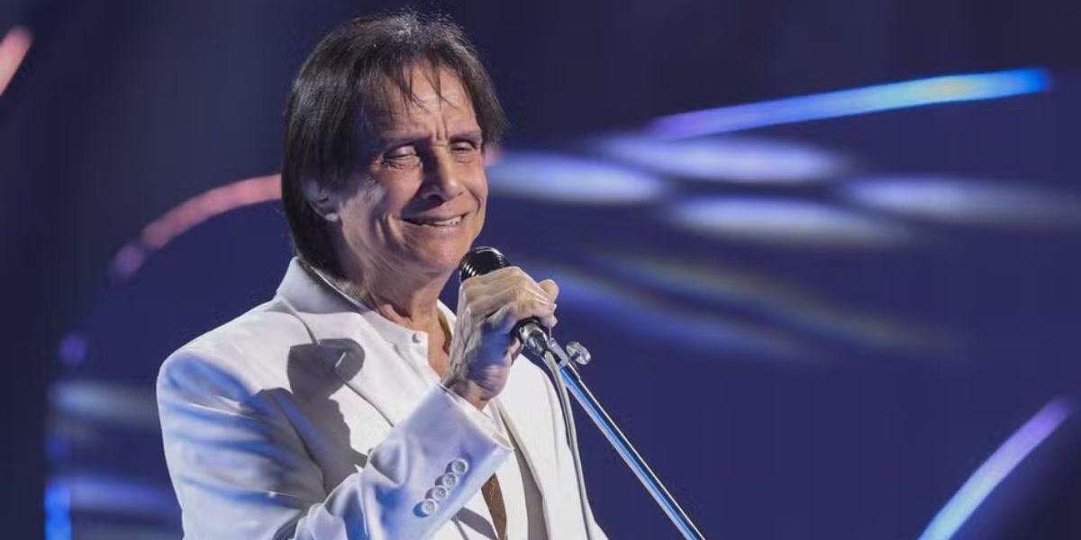 Rei Roberto Carlos estará no centro de convenções da Ponta da Praia