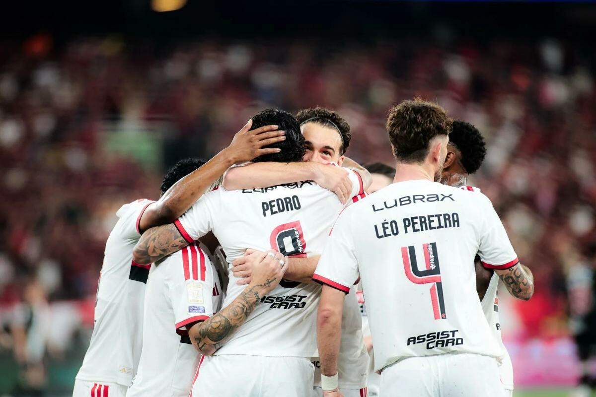 Flamengo dispara nas chances de título do Brasileirão e aumenta favoritismo sobre o Palmeiras