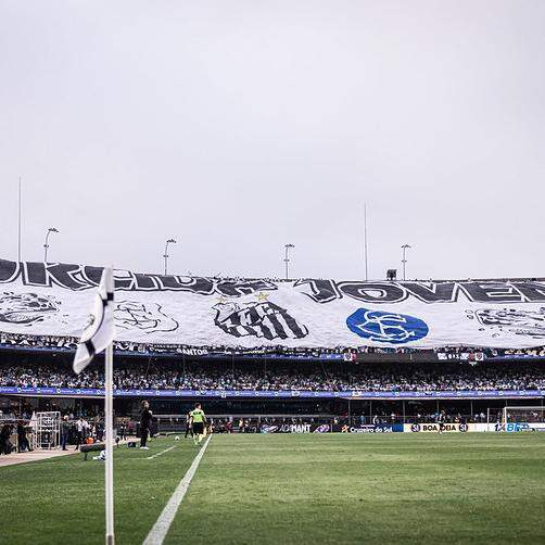 A torcida santista lotou o MorumBis no ano passado, mas teve uma decepção ao ver o Santos ser goleado pelo Vasco