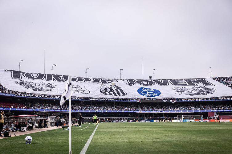 A torcida santista lotou o MorumBis no ano passado, mas teve uma decepção ao ver o Santos ser goleado pelo Vasco
