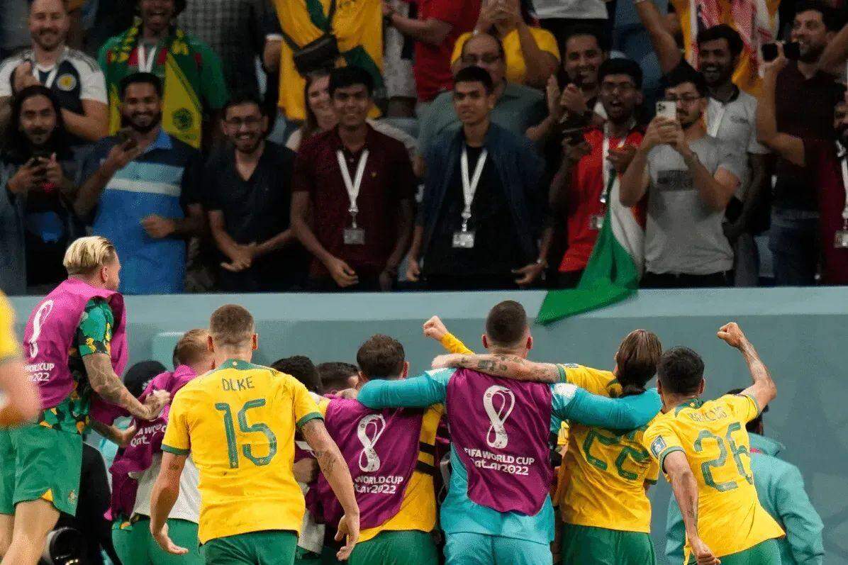  Comemoração do gol de Mathew Leckie, da Austrália 