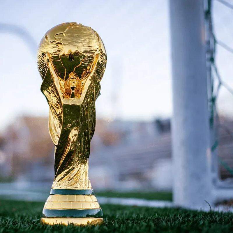 Dois jogos agitam a Copa do Mundo nesta sexta-feira (12)