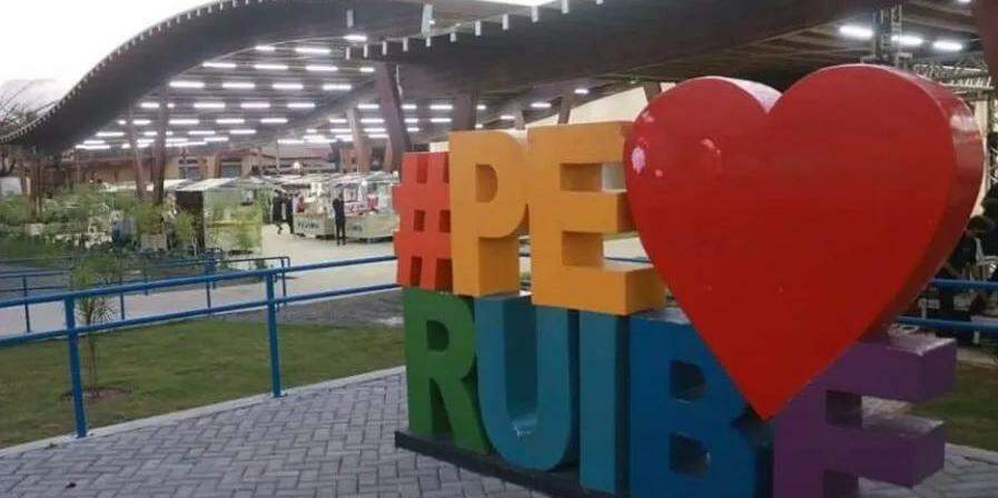 O procurado fez gestos obscenos na Praça Flórida, em Peruíbe