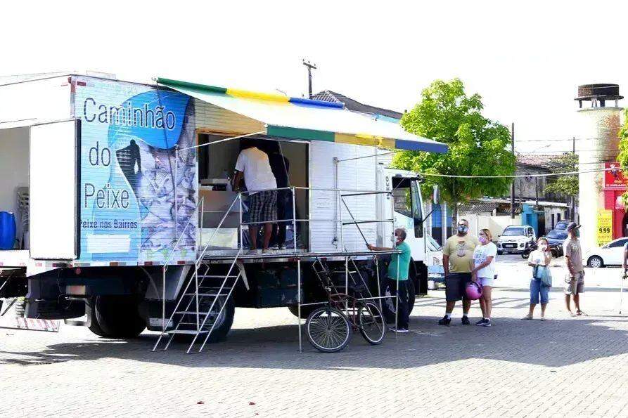 Caminhão do Peixe é opção para quem procura pescados a preço acessível