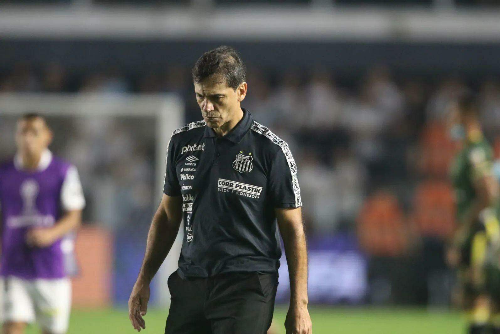 Treinador argentino foi demitido nesta quinta-feira (7)