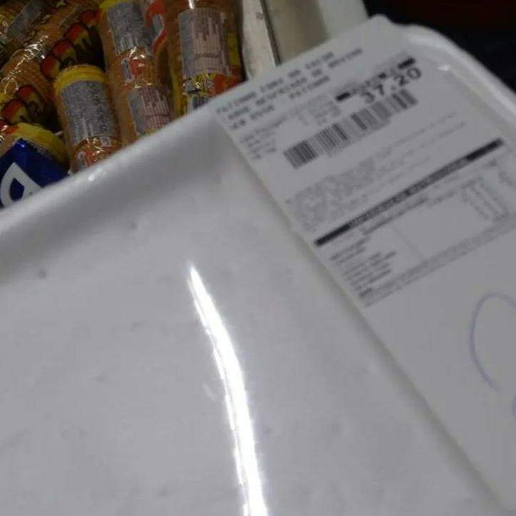  A carne não era entregue aos clientes, que só tinham acesso a uma bandeja vazia até pagar a compra 