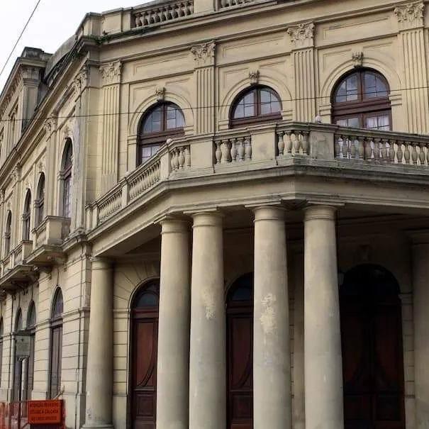  Com andamento atrasado, Prefeitura de Santos determina retomada de obras no Teatro Coliseu 