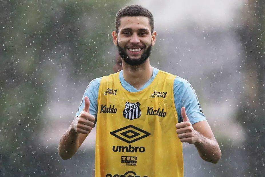 Wagner Leonardo defenderá o Cruzeiro até março do próximo ano 