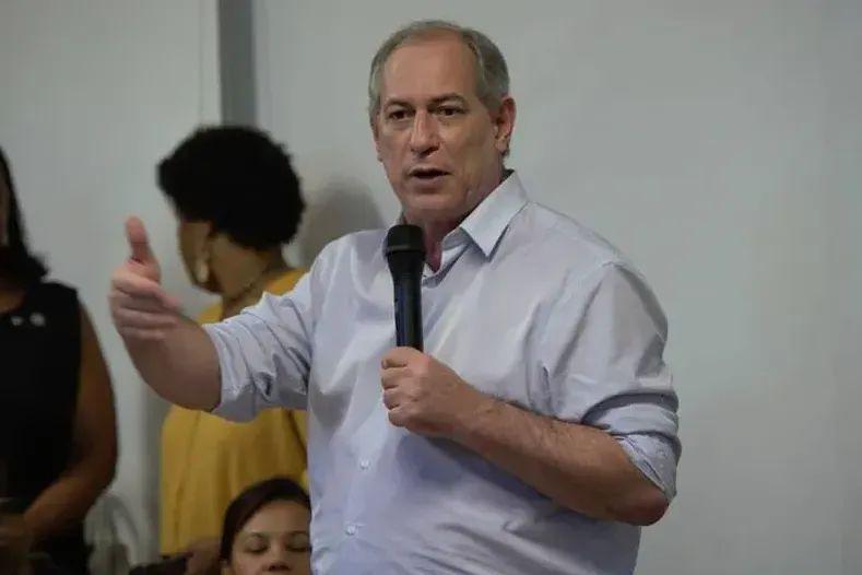 O diálogo ocorreu durante um seminário sobre corrupção promovido pelo partido
