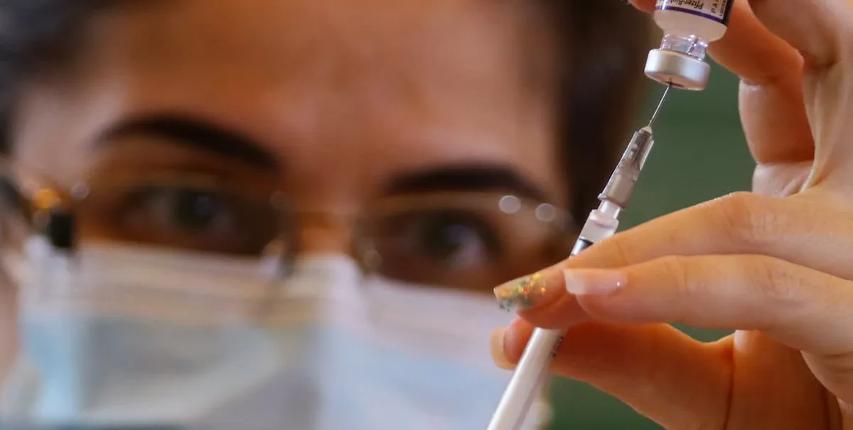  Cinco cidades da Baixada Santista têm esquema de vacinação contra a covid-19 neste feriado prolongado 