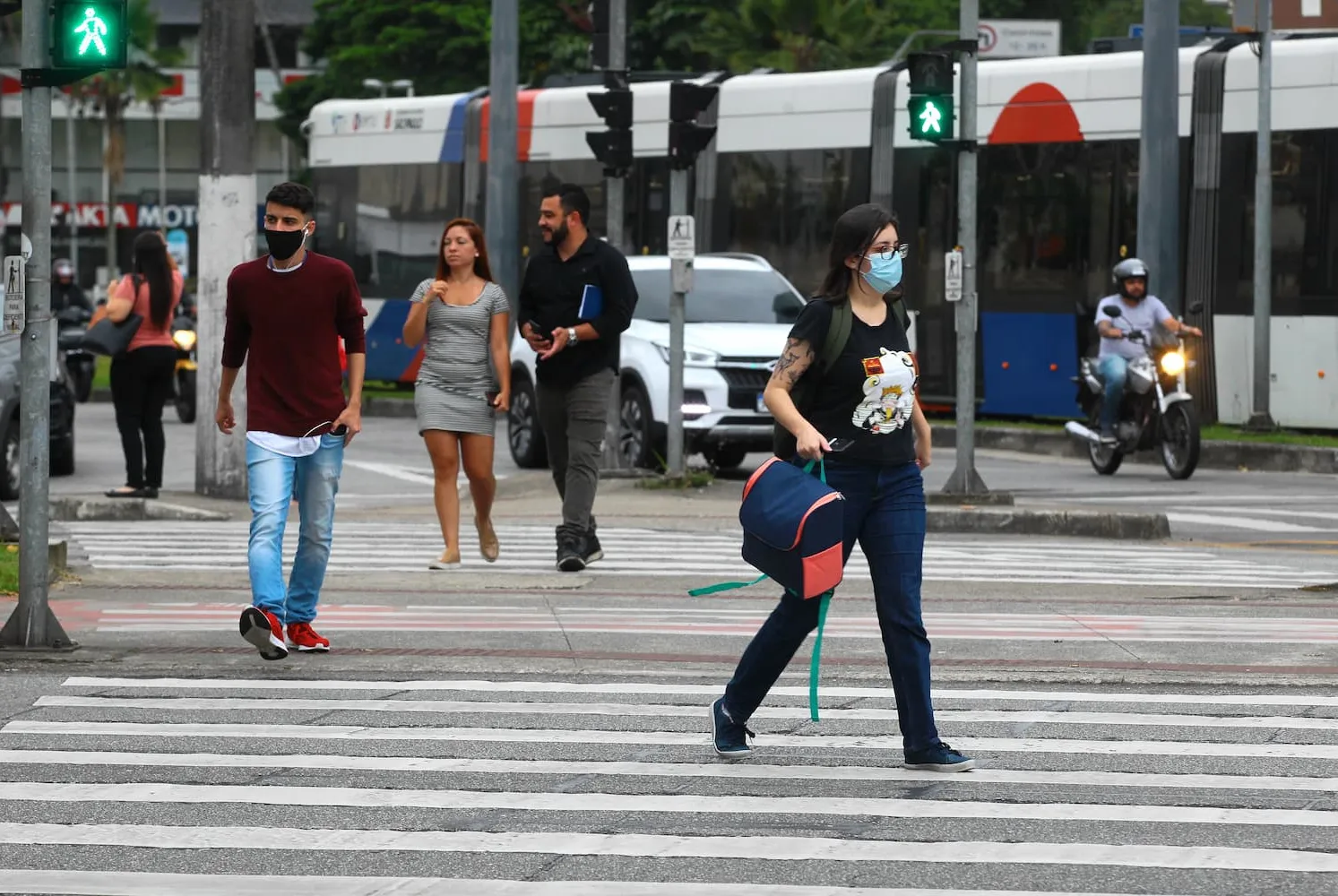 Três cidades da Baixada confirmaram que vão seguir o Estado sobre obrigatoriedade do uso de máscaras