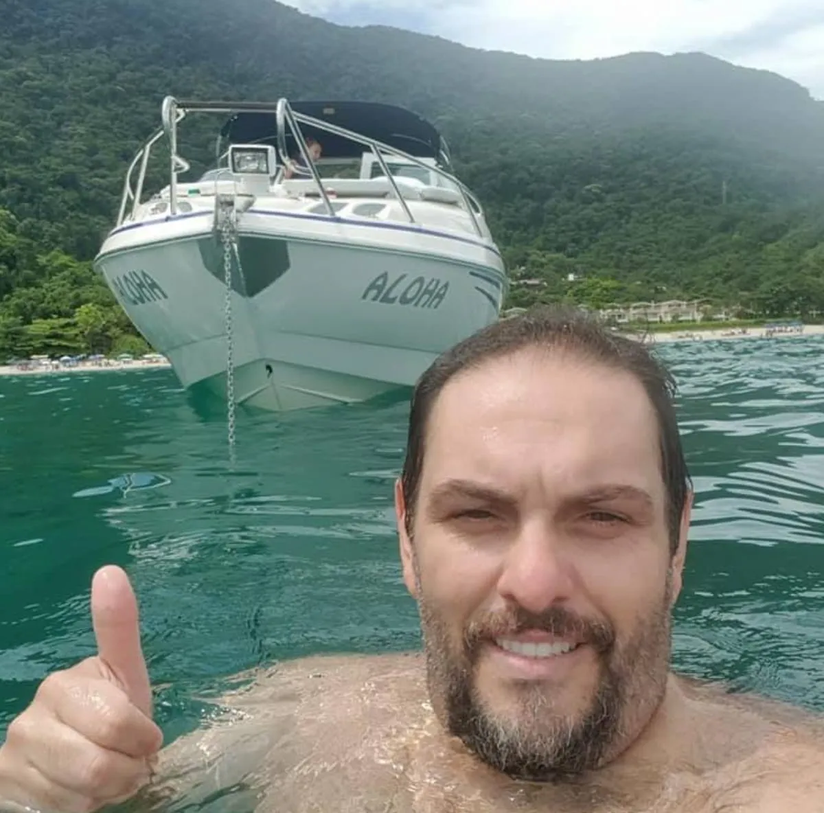 Morador de Ilhabela (SP), médico Flávio Freitas costuma realizar passeios de barco