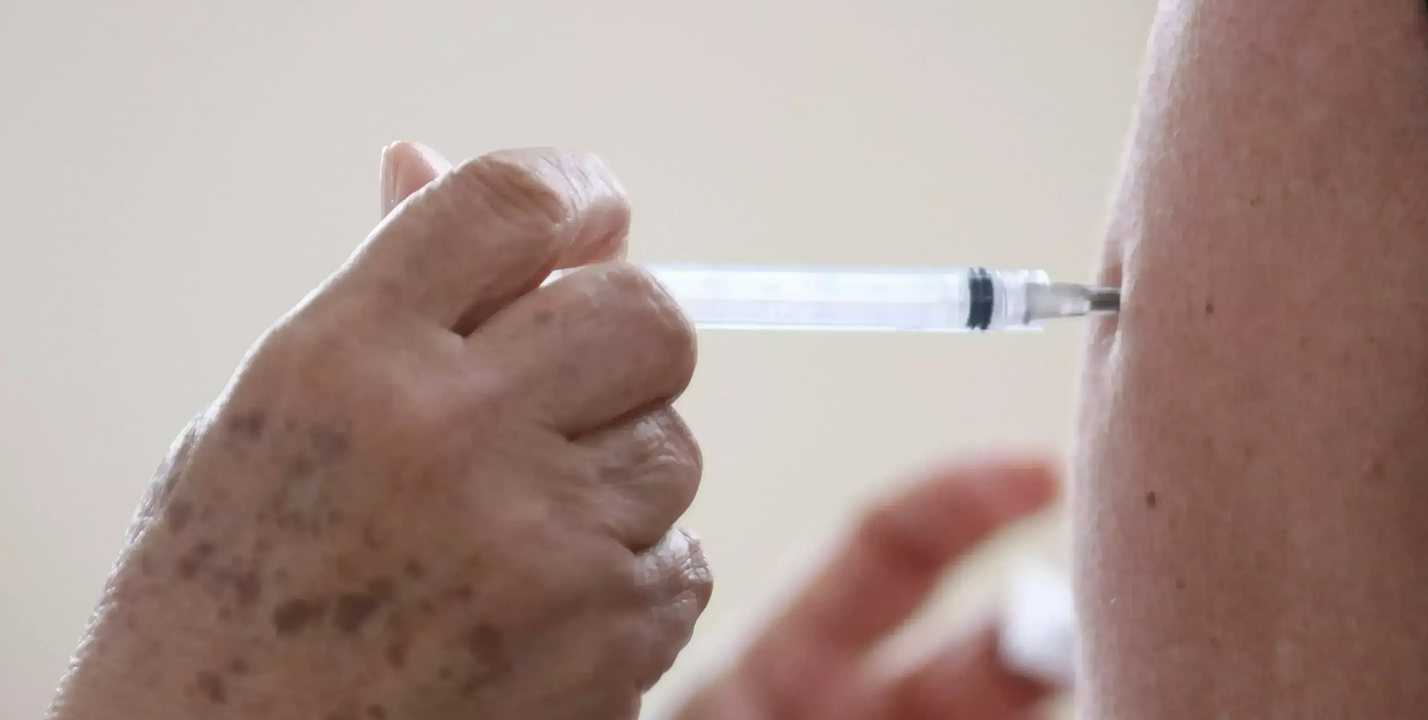  Itanhaém abre agendamento de vacina contra covid-19 para pessoas com 28 anos 